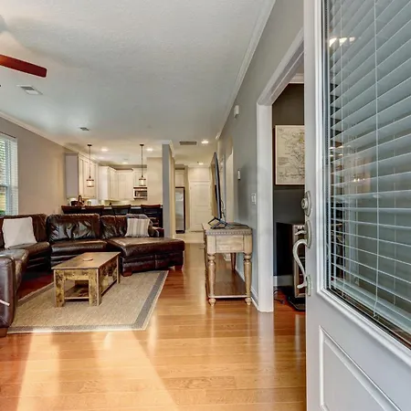 Dog Friendly - 3 Story - Spacious End Unit - Within Walking Distance To The Ocean! 2142 Cape Sound